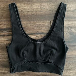2/25✨Wilfred cut-out bra top